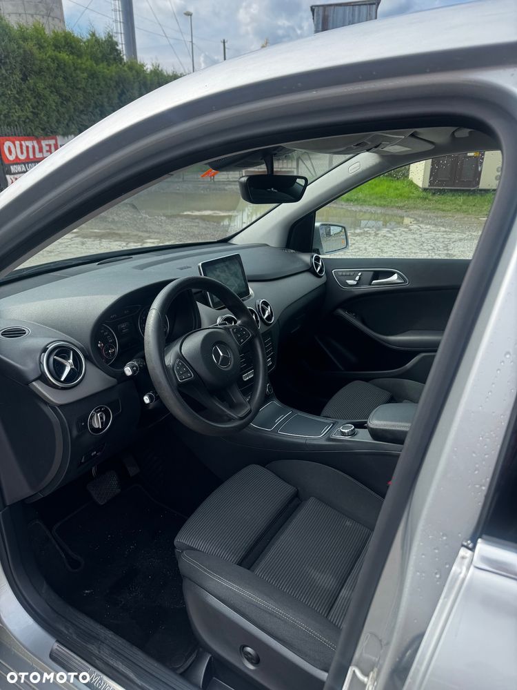 Mercedes-Benz B-Class 2015 photo 5