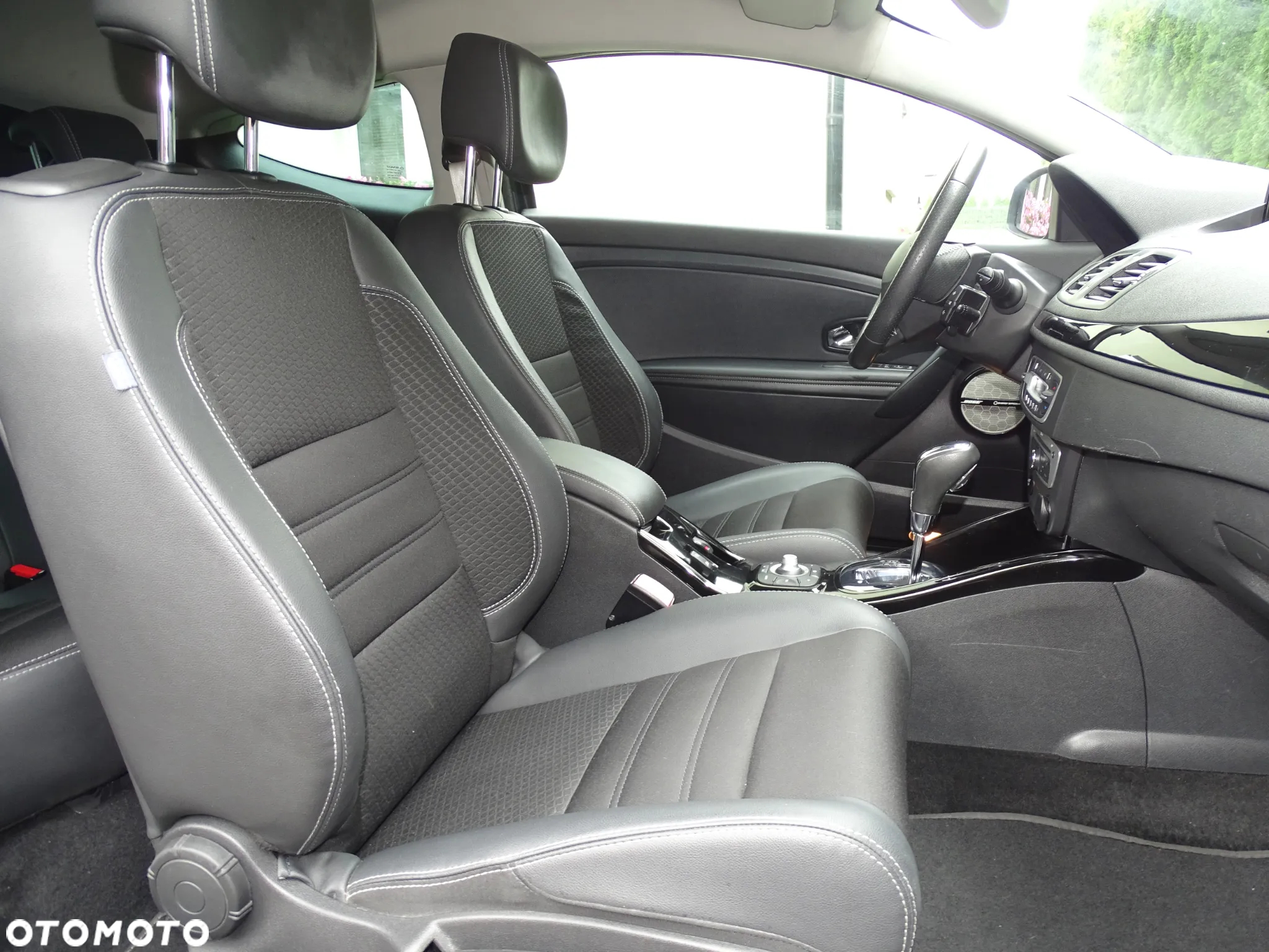 Renault Megane Coupe TCe 130 EDC Bose Edition - 13