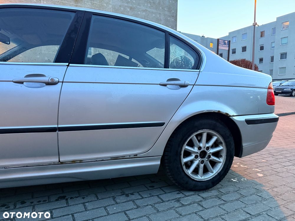 BMW Seria 3 323i - 7