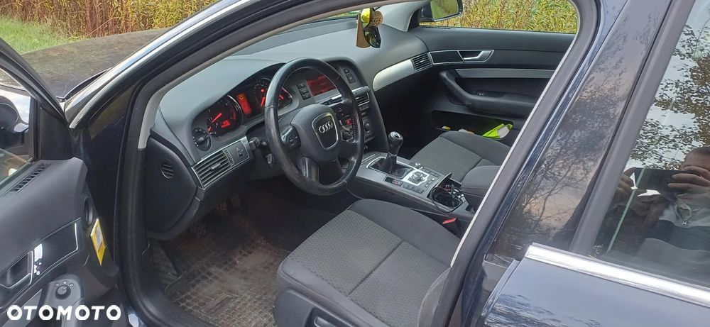 Audi A6 Avant 2.4 - 5