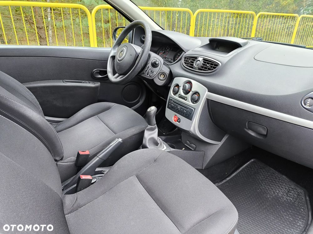 Renault Clio 1.5 dCi Authentique - 15