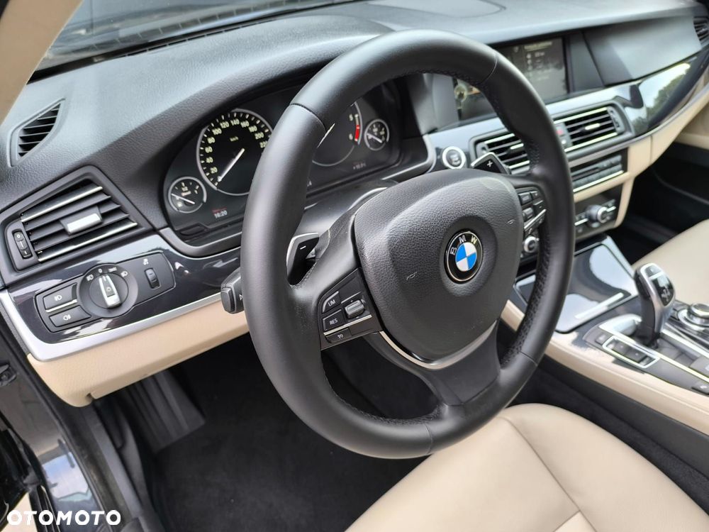 BMW Seria 5 520d xDrive - 37