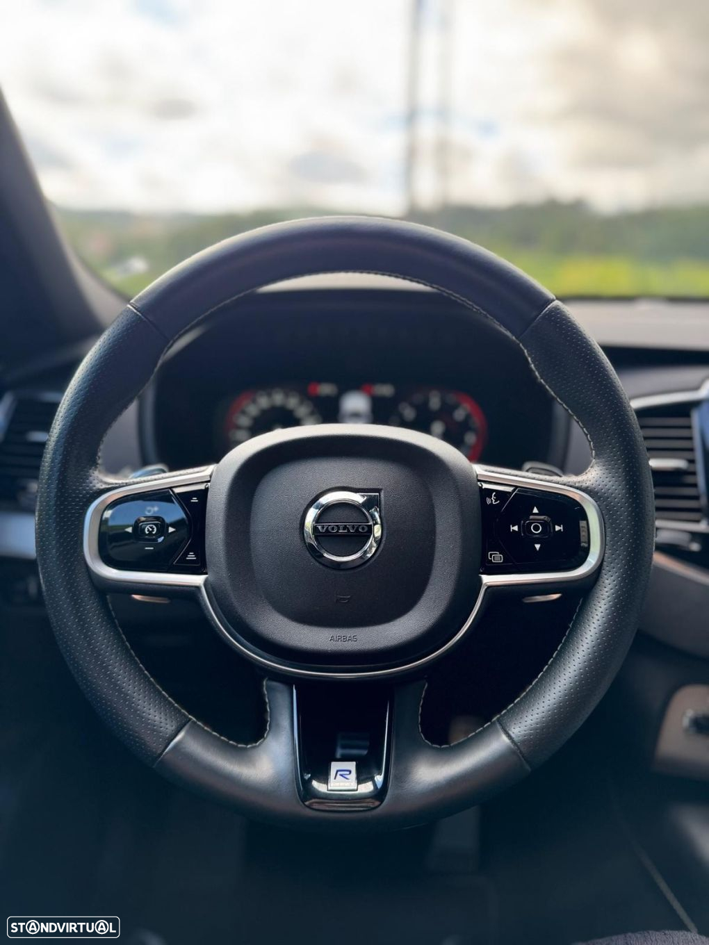 Volvo XC 90 2.0 D4 R-Design - 37