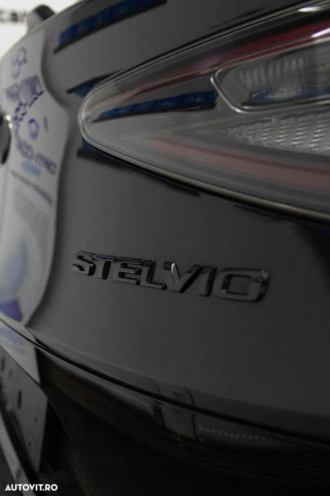 Alfa Romeo Stelvio V6 2.9 Bi-Turbo AT8-Q4 Quadrifoglio - 6