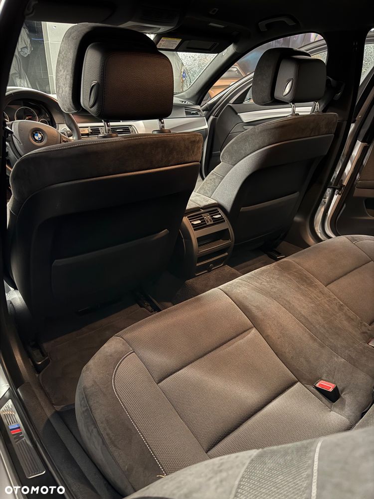 BMW Seria 5 525d xDrive - 24