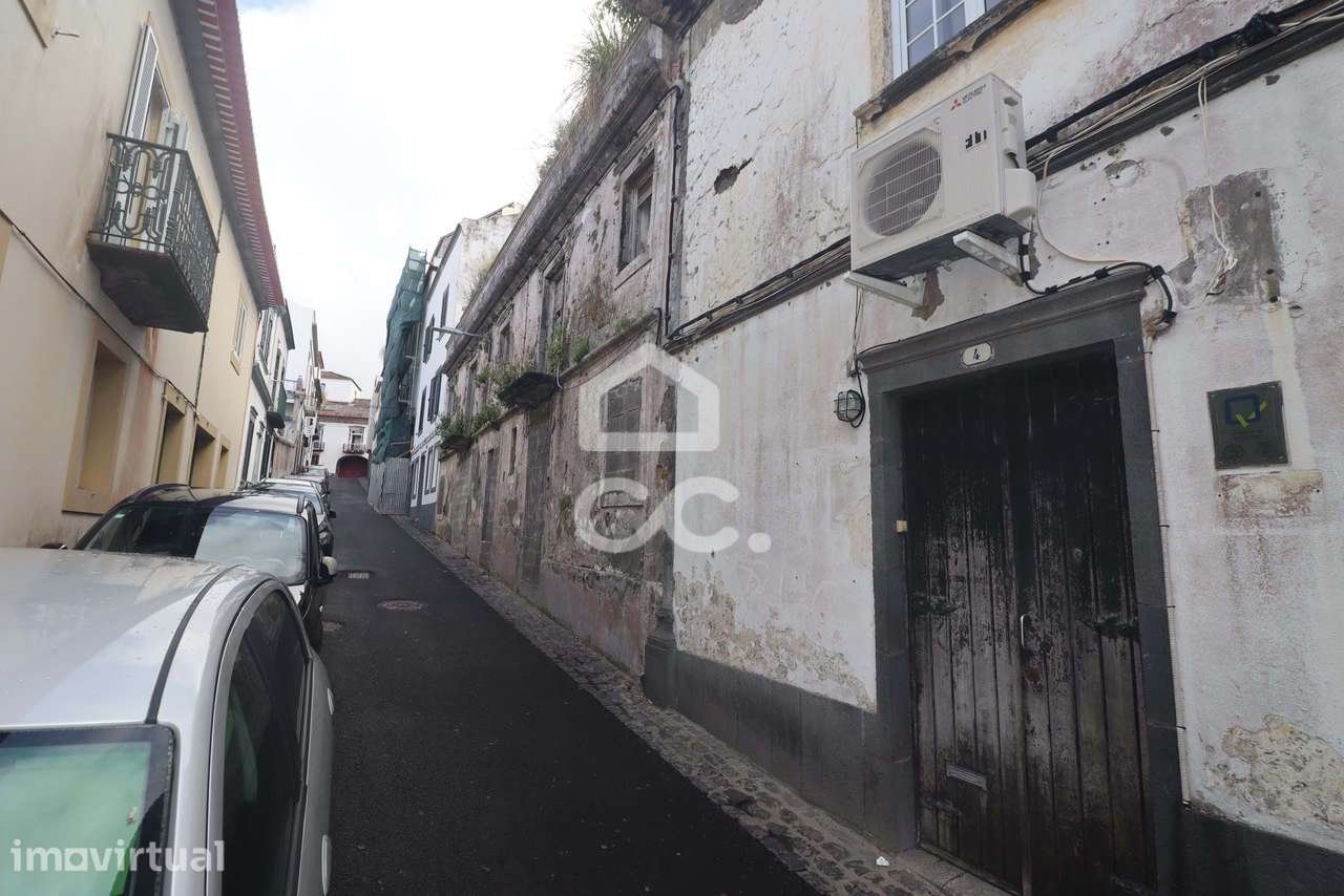 Moradia em Estado de Ruína - São Pedro - Ponta Delgada - Grande imagem: 3/7