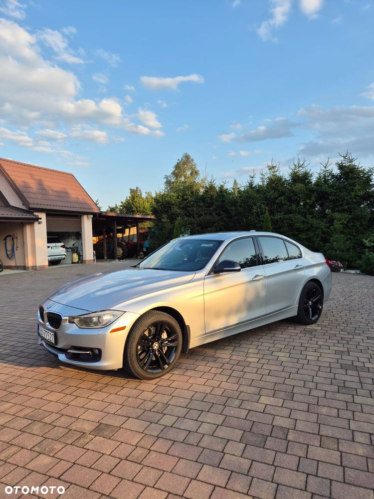 BMW Seria 3 335i xDrive Sport Line - 1