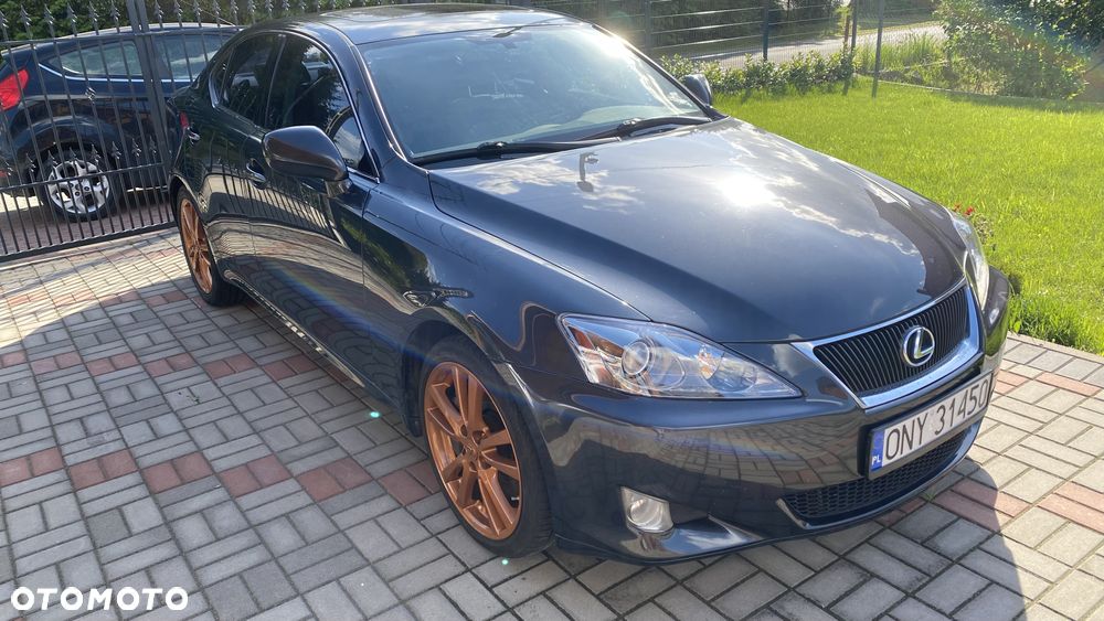 Lexus IS - 3