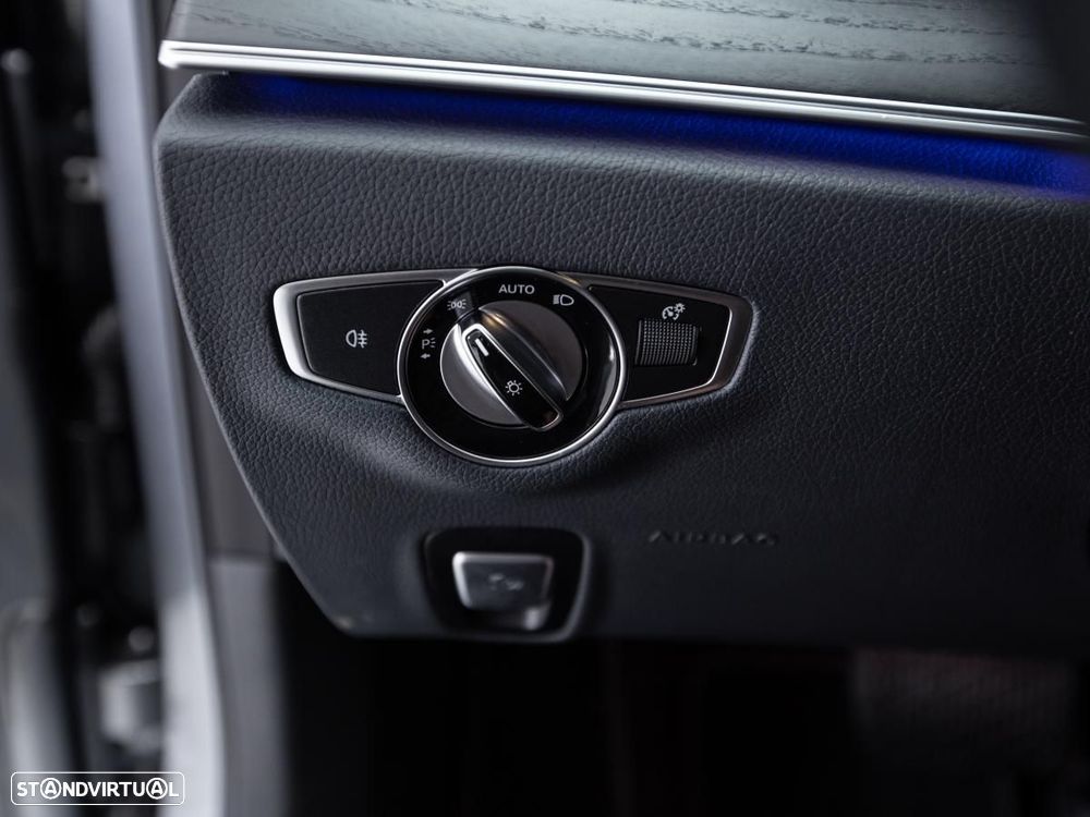Mercedes-Benz E 300 de AMG Line - 19