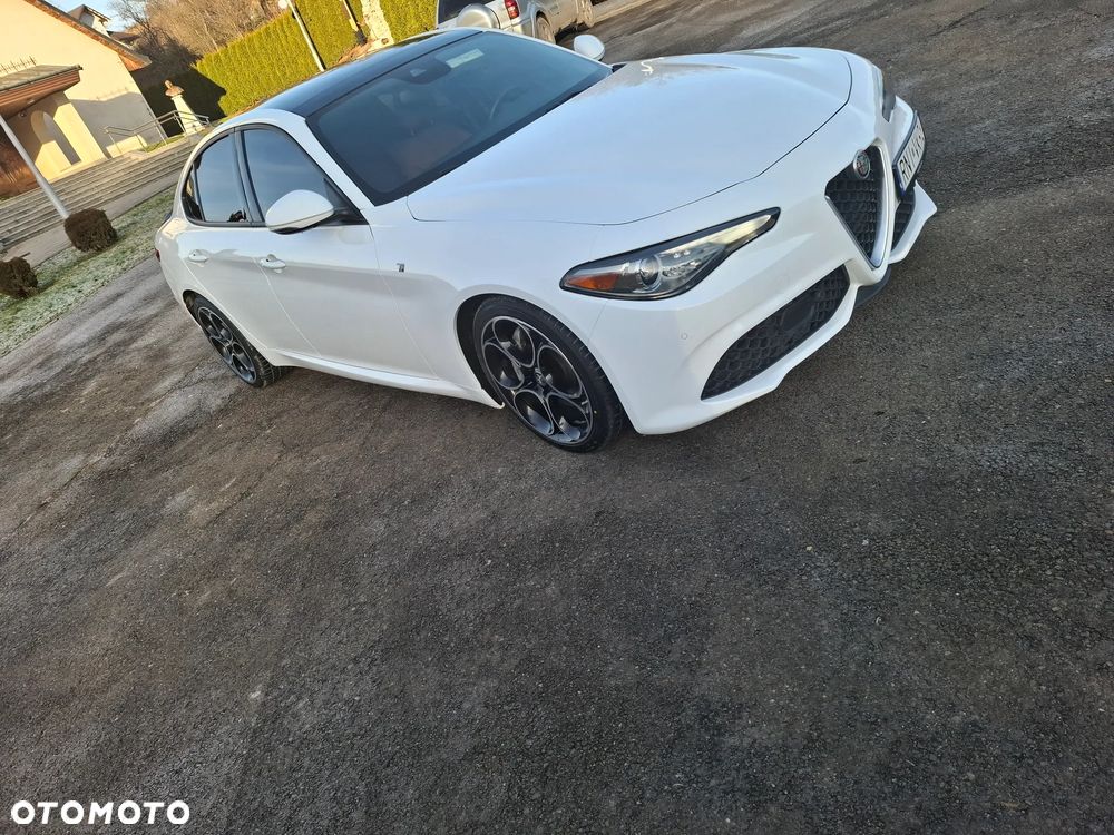 Alfa Romeo Giulia 2.0 Turbo 16V AT8 Veloce - 40