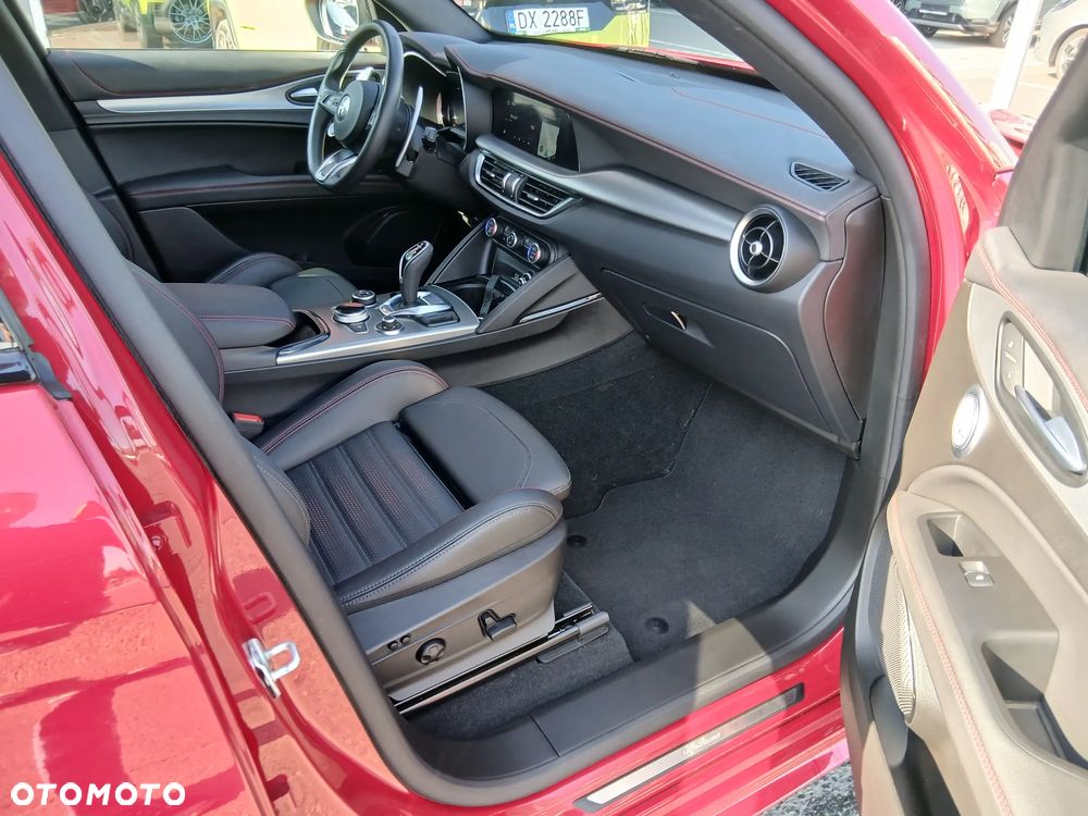 Alfa Romeo Stelvio 2.0 Turbo Tributo Italiano Q4 - 12