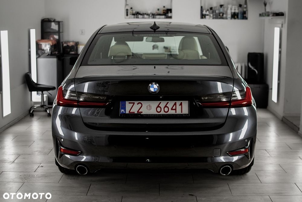 BMW Seria 3 330i xDrive - 5