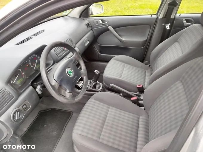 Skoda Octavia 1.6 Selection - 8