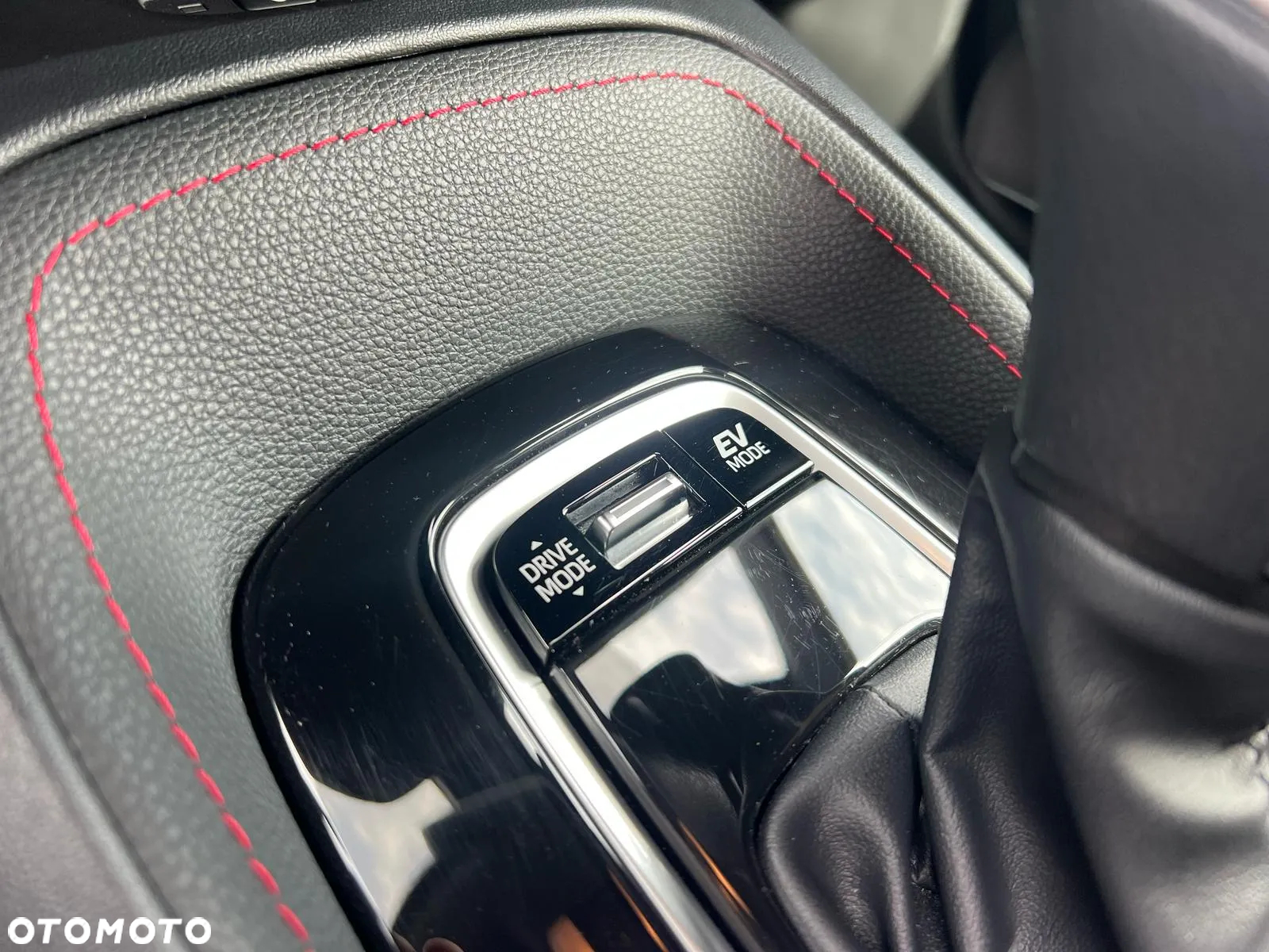 Toyota Corolla 2.0 Hybrid Lounge - 20
