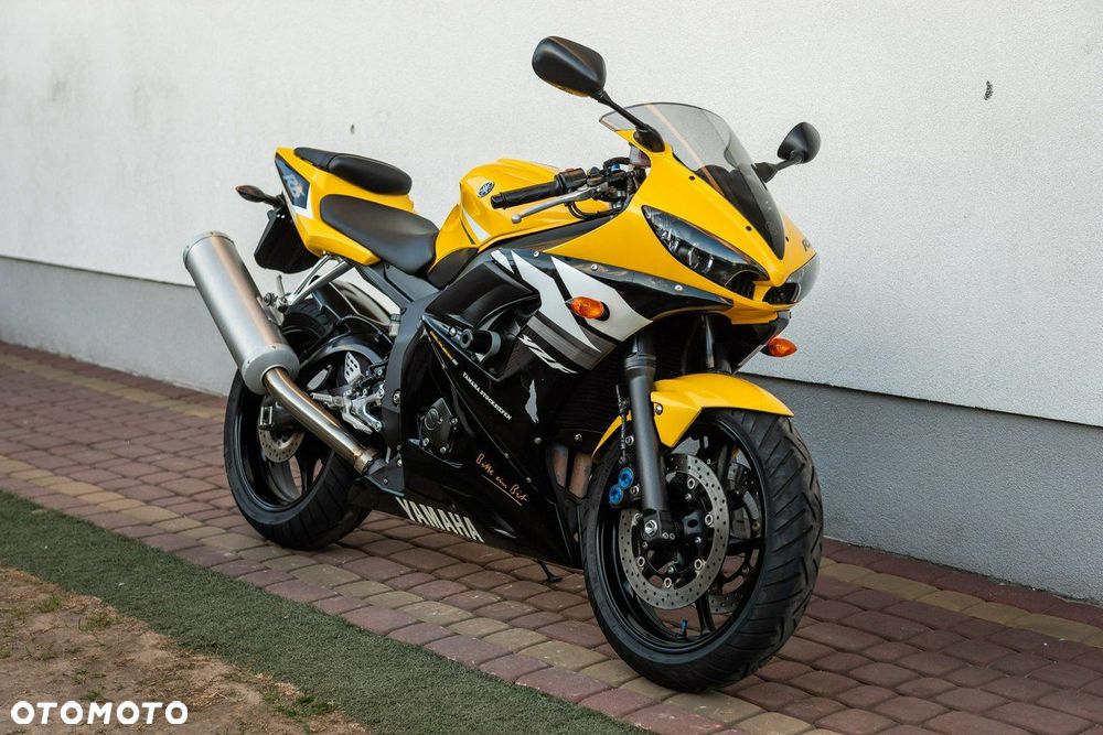 Yamaha R6 - 1
