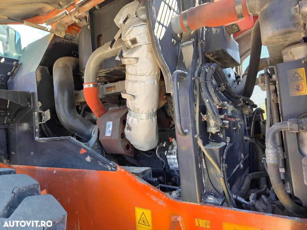 Hitachi ZW250, 10.400h, cupa 4mc LAMA NOUA, Anvelope MICHELIN profil L5, Gresare automata, consum mediu 17l/h, motor 251CP, Aer cond climatronic, computer de bord cu trransmitere date in limba romana, Camera luat vederi spate, STARE BUNA-PROMOTIE 76900Eur+tv - 34