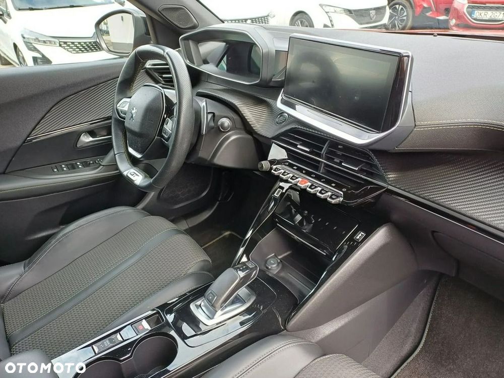 Peugeot 2008 PureTech 130 EAT8 GT Pack - 12