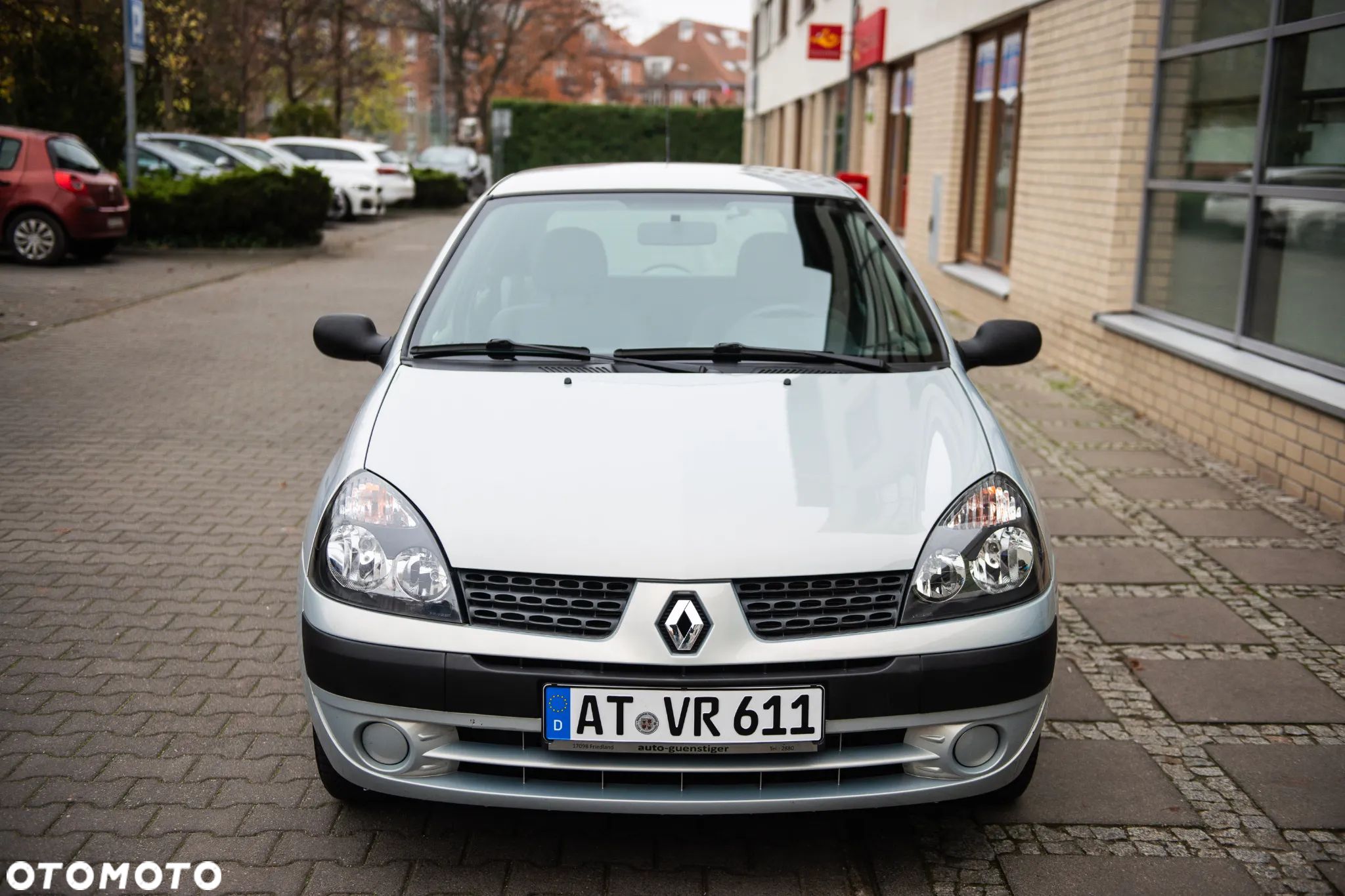 Renault Clio 1.2 Campus Authentique - 1