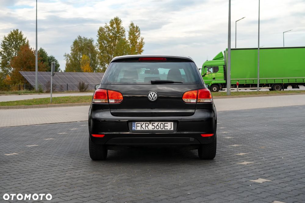 Volkswagen Golf 2010 photo 3