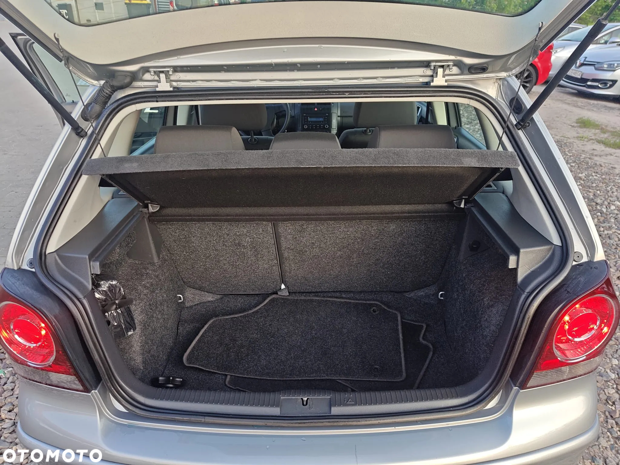 Volkswagen Polo 1.4 16V Comfortline - 25