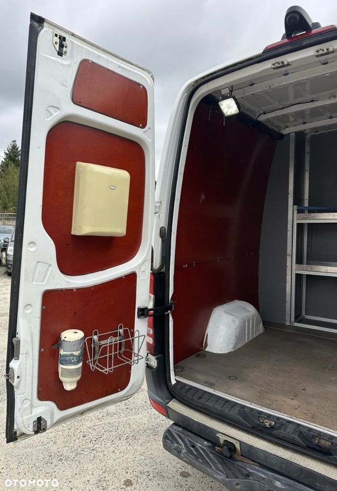 Mercedes-Benz Sprinter - 10