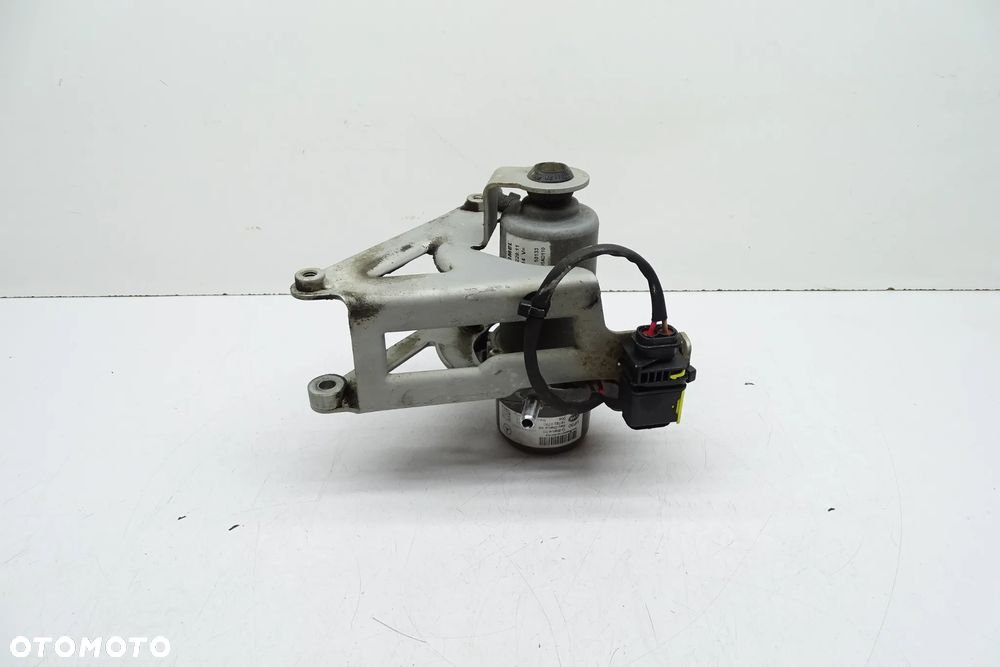 Mercedes C Klasa W205 Pompa VACUM A0004303832 - 1