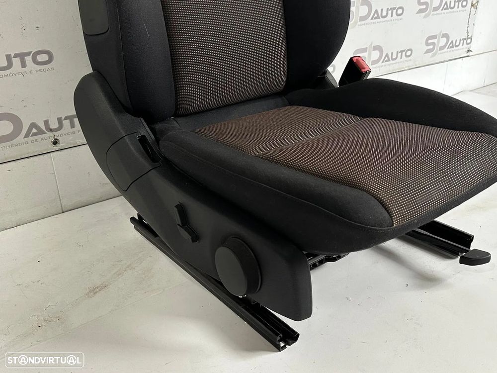 Conjunto Bancos - Mercedes C (W204) - 9