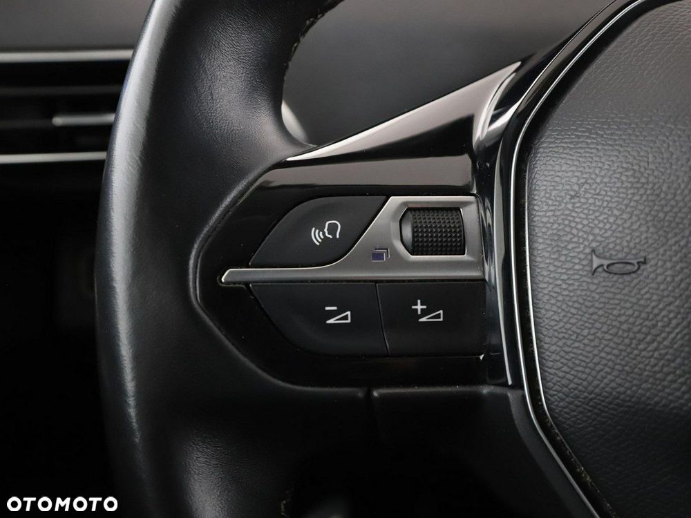 Peugeot 3008 1.2 PureTech Road Trip S&S - 34