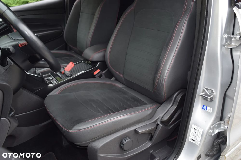 Ford Kuga 1.5 EcoBoost 2x4 ST-Line - 15