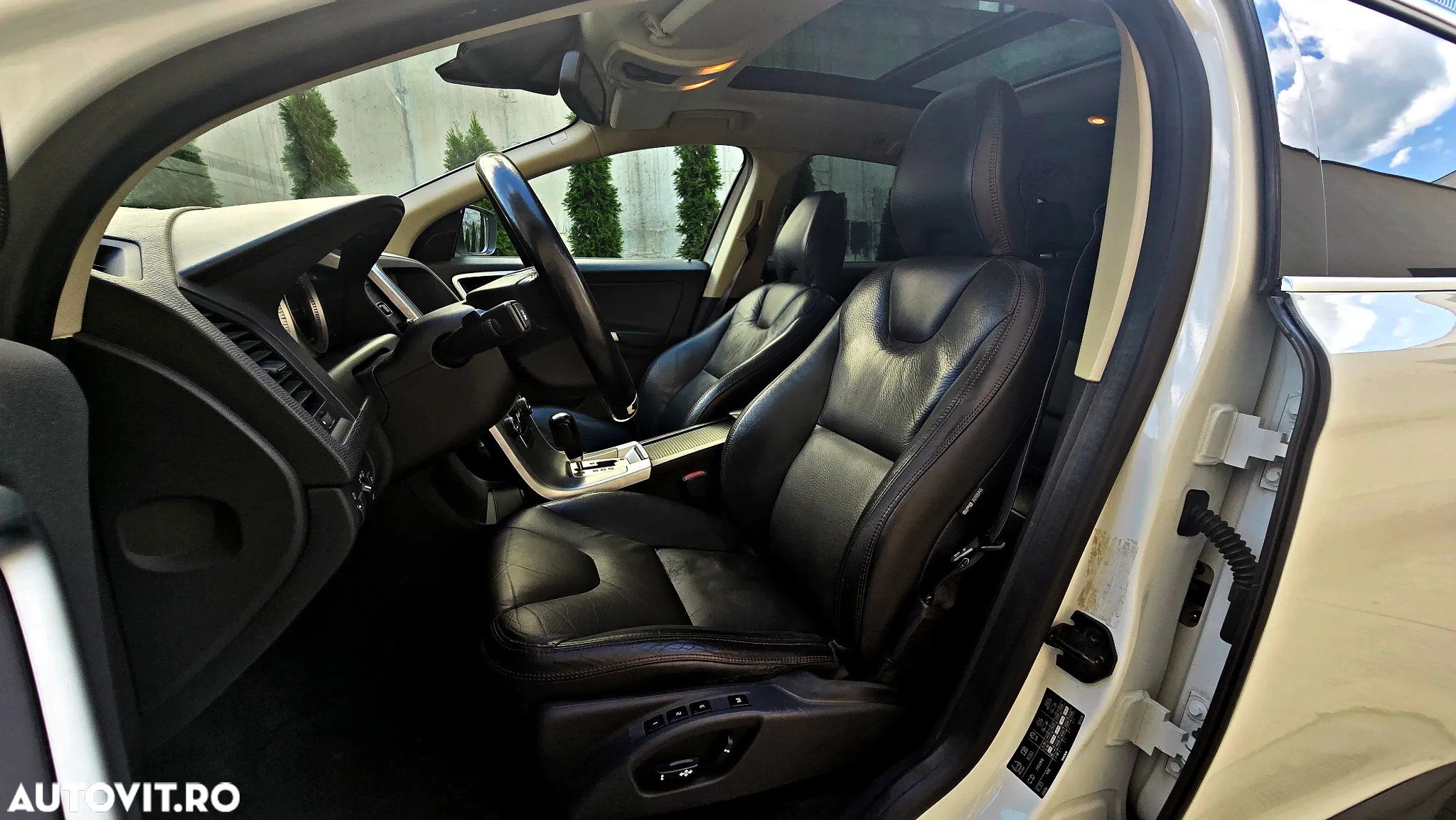 Volvo XC 60 D4 Geartronic Summum - 24