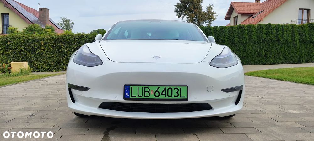 Tesla Model 3 - 12