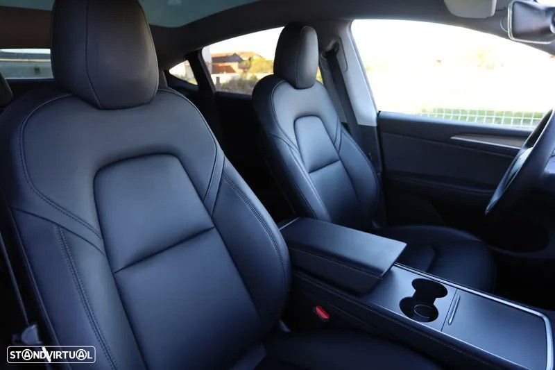 Tesla Model Y Long Range Dual Motor AWD - 13