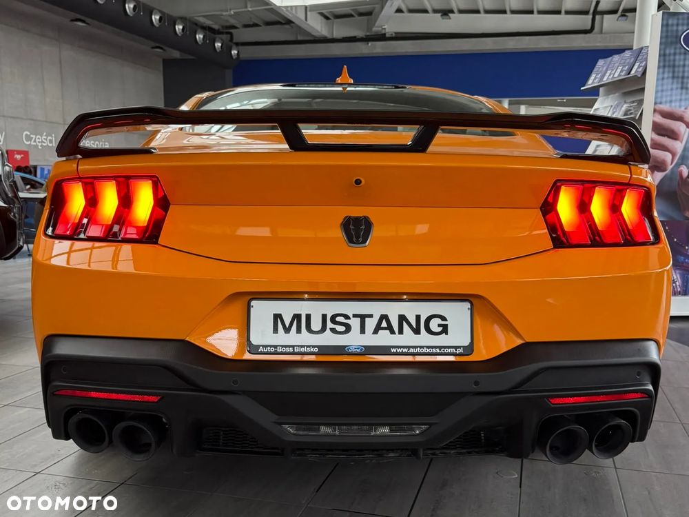 Ford Mustang - 4