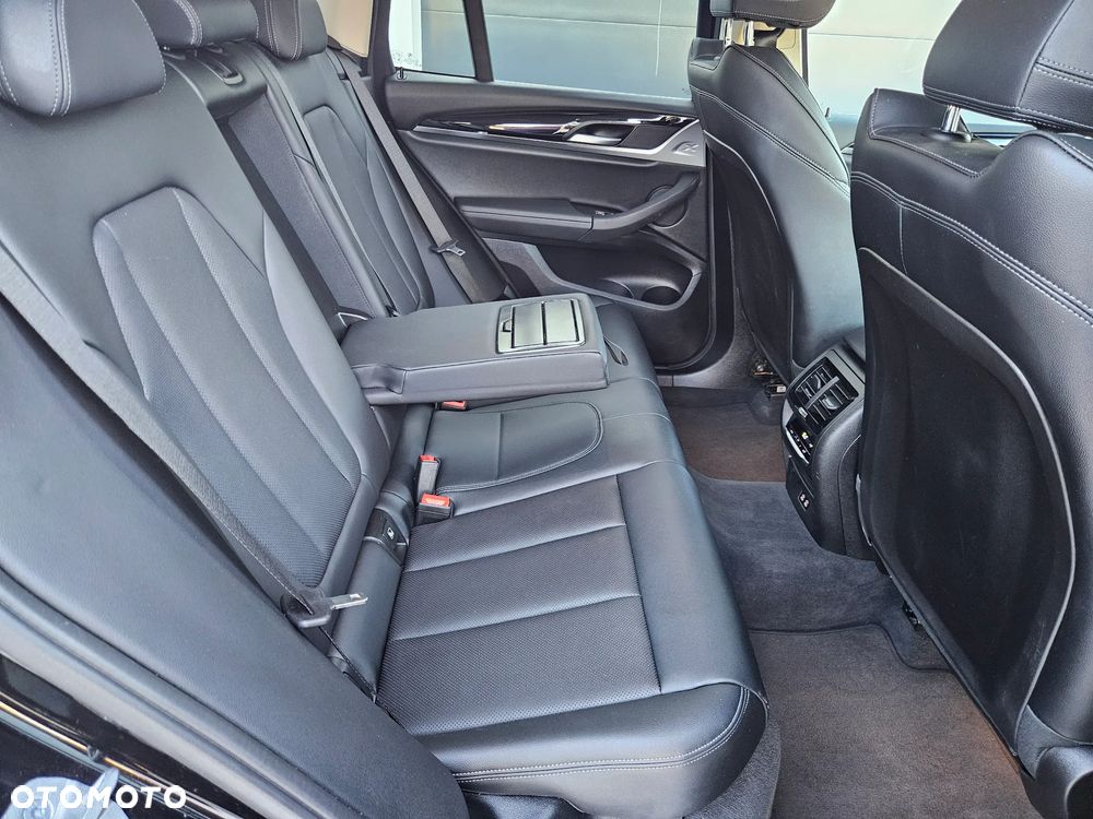 BMW X3 xDrive20d - 23