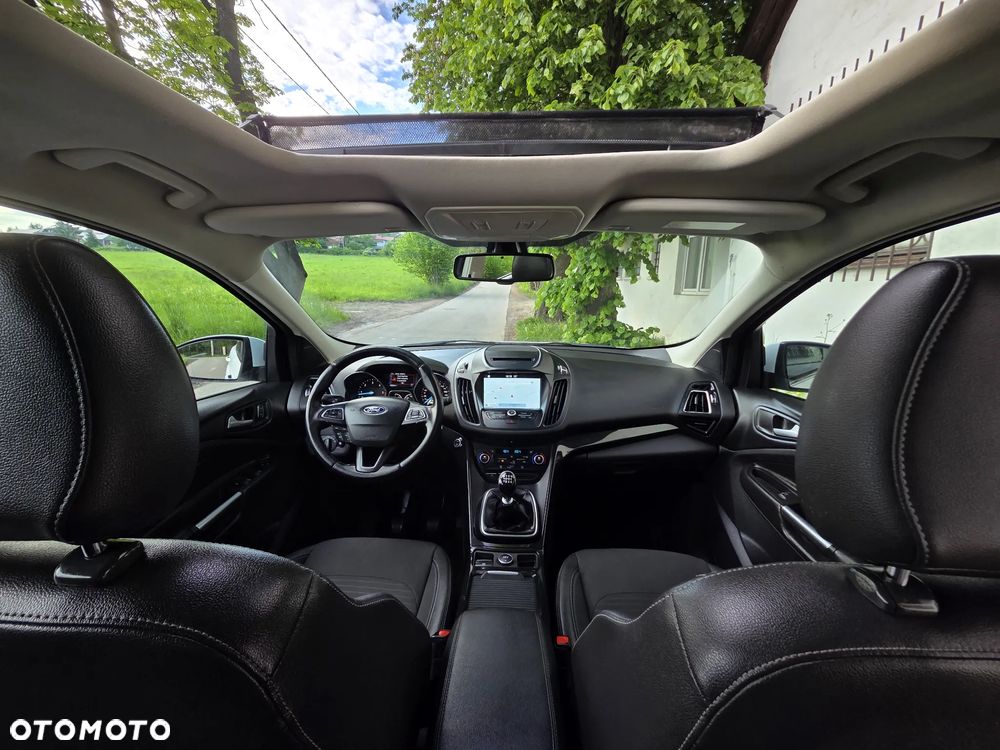 Ford Kuga 2.0 TDCi 2x4 Titanium - 5