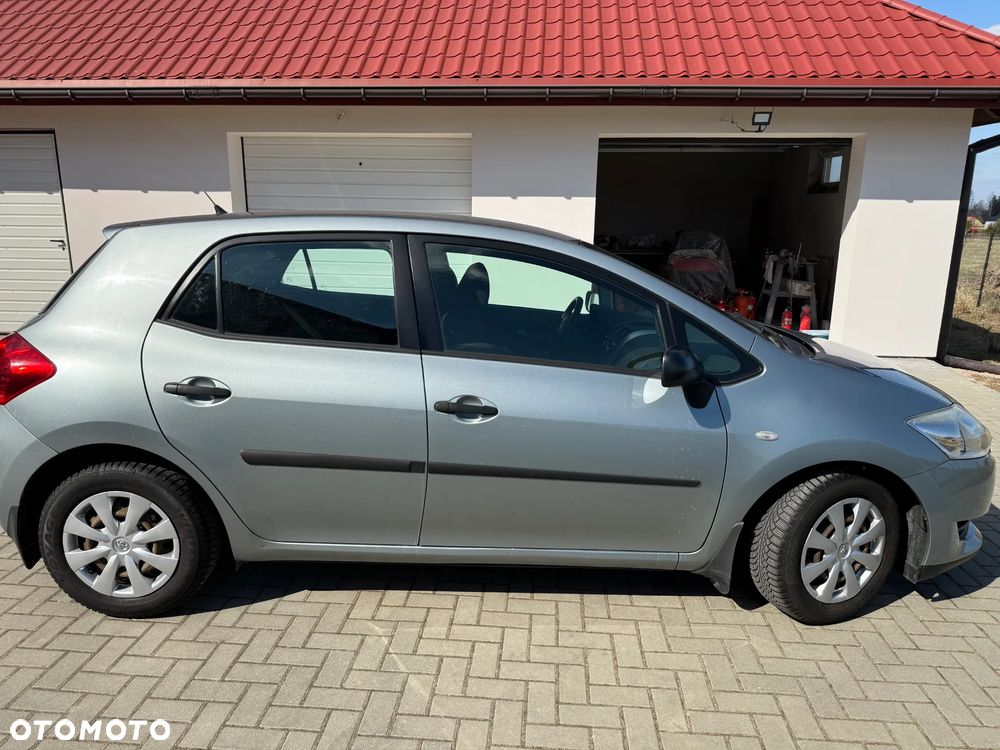 Toyota Auris - 2