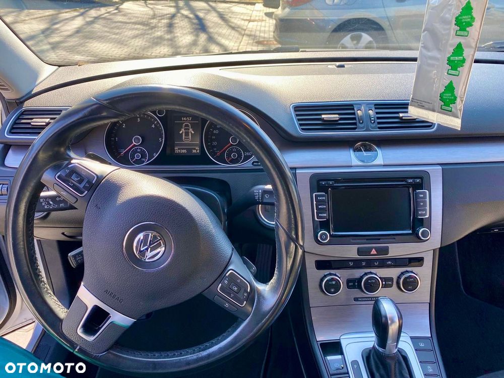Volkswagen Passat 2.0 TDI Comfortline DSG - 2