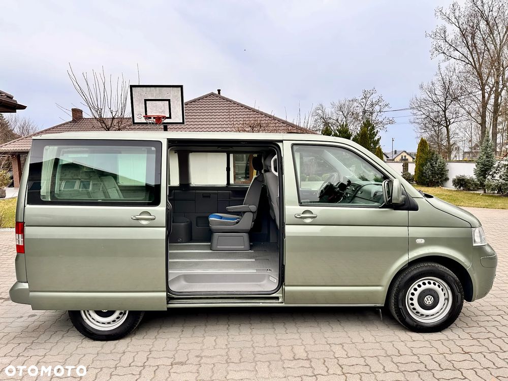 Volkswagen Multivan - 12
