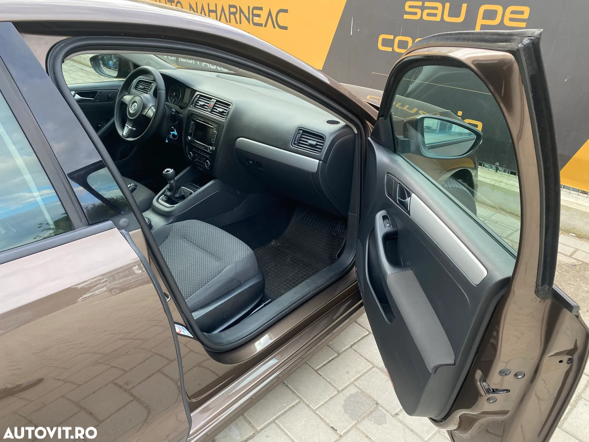 Volkswagen Jetta - 8