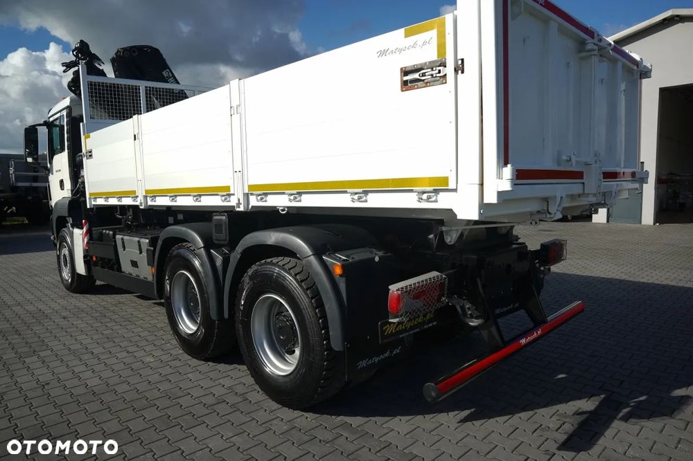 MAN TGS 33.360 / 6x4 / WYWROTKA - 5,7 M + HDS HIAB XS 122 HIDUO / MAX WYSÓW - 8,2 M / MAX UDŹWIG - 4 800 KG / KLAPO - DRZWI / MANUAL / PILOT / - 17
