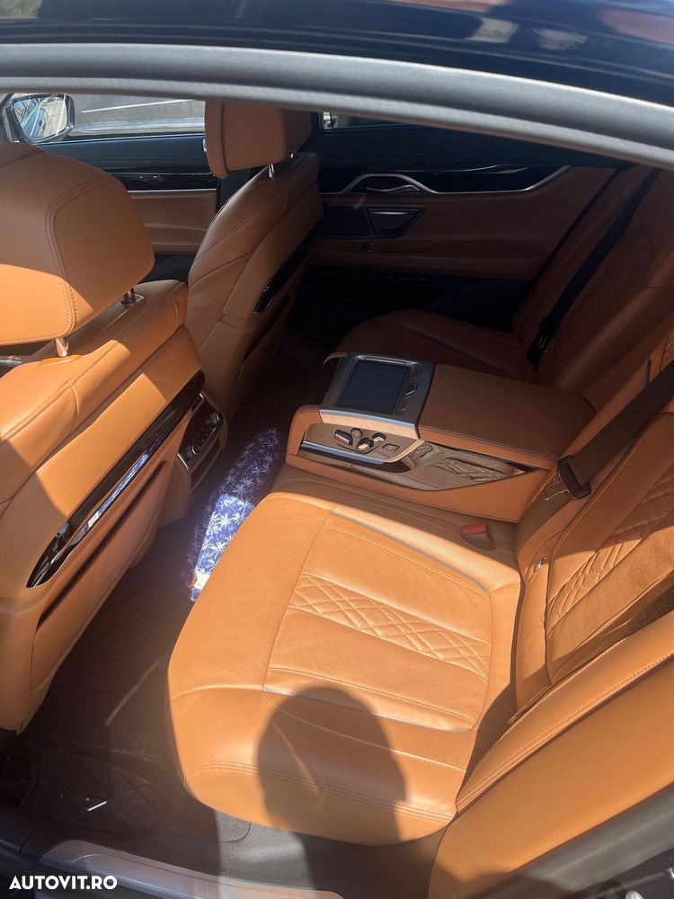 BMW Seria 7 730d xDrive - 14