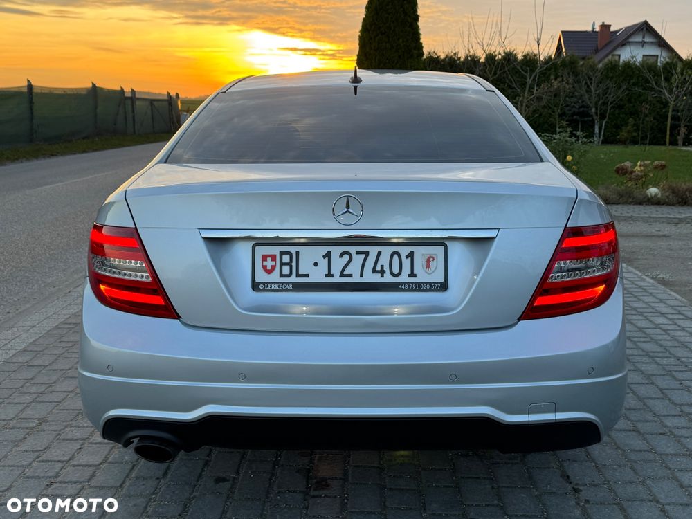 Mercedes-Benz Klasa C 180 Coupe AMG Line - 22