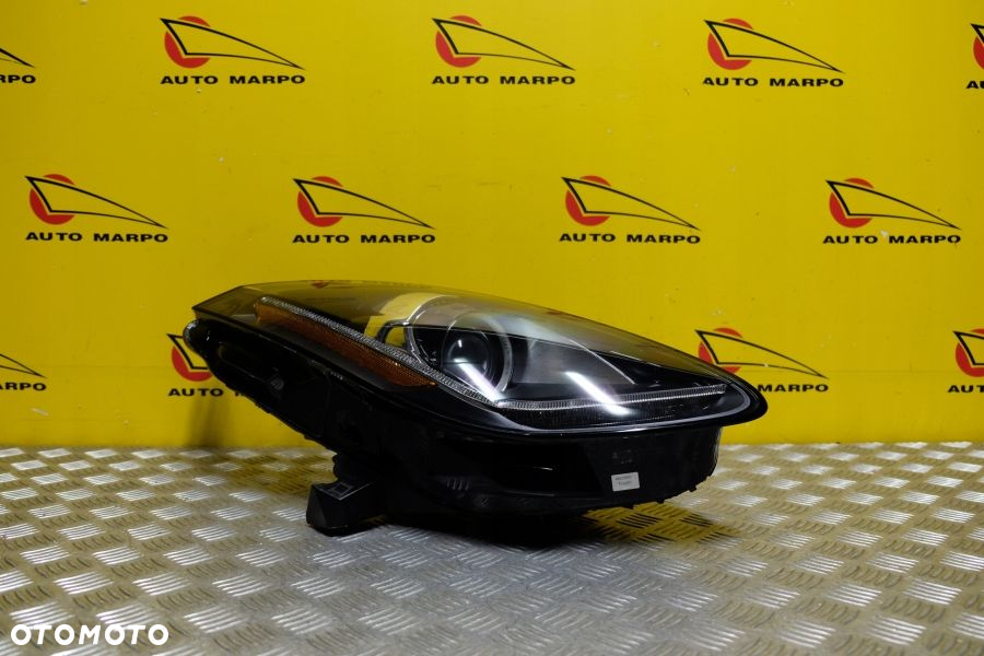 JAGUAR F-TYPE X152 2013- REFLEKTOR LAMPA XENON PRAWA 8PIN USA - 2