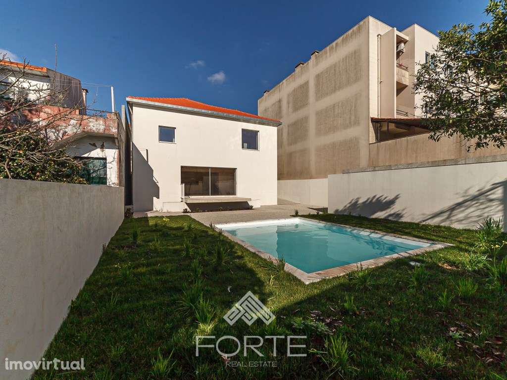 Moradia T3 com Piscina no centro de São João da Madeira - Grande imagem: 3/53