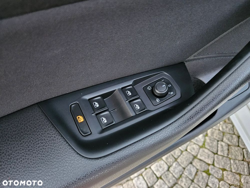 Volkswagen Passat 1.5 TSI EVO Business - 19
