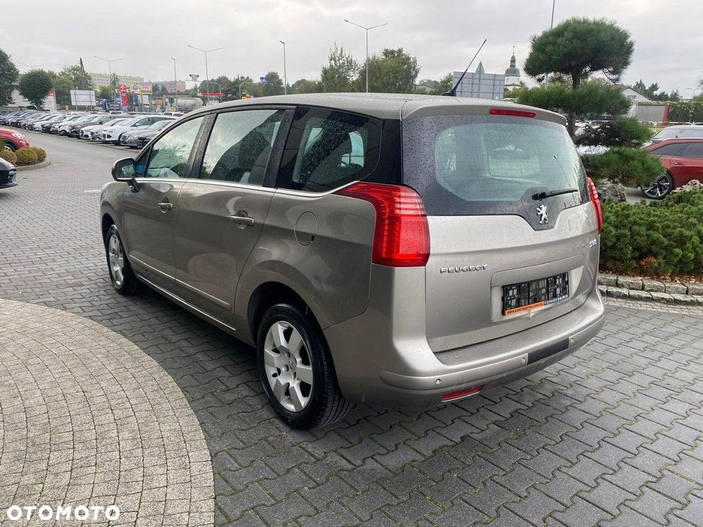 Peugeot 5008 - 5