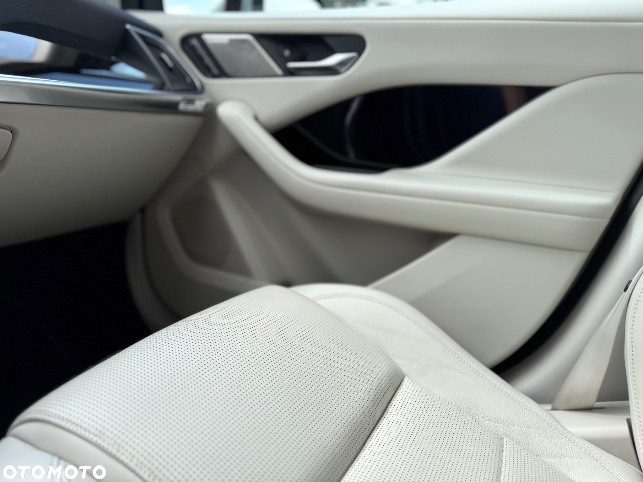 Jaguar I-Pace EV400 90kWh AWD R-Dynamic HSE - 16