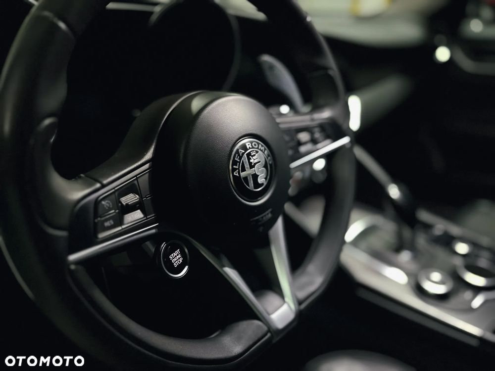 Alfa Romeo Giulia 2.2 AT8 Super - 13