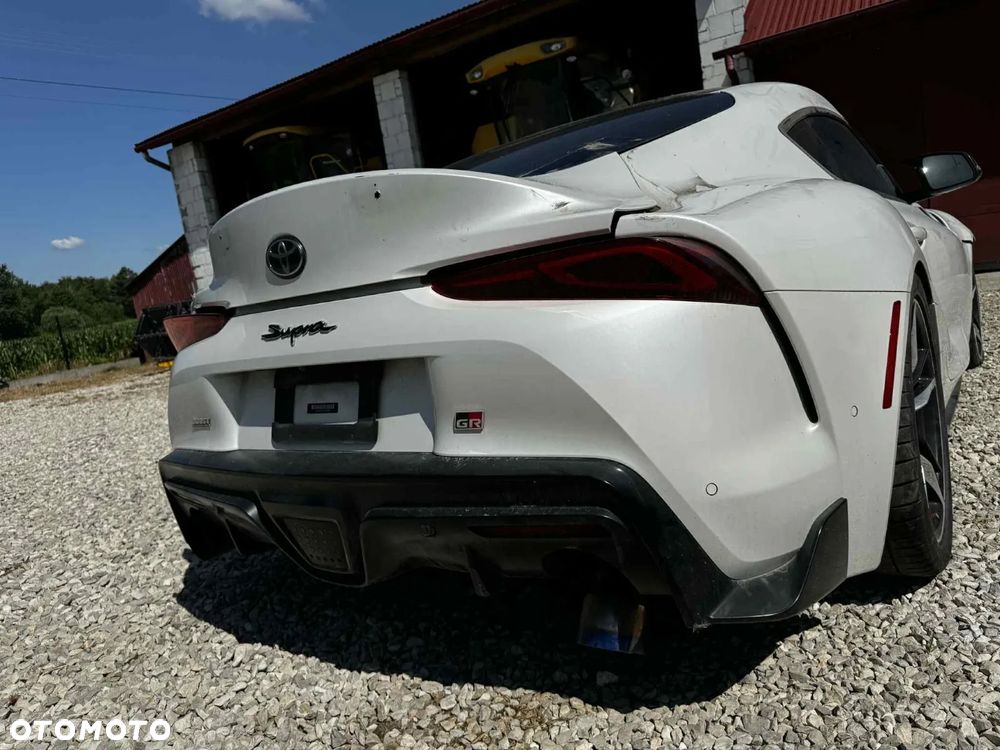 Toyota Supra 3.0 Turbo - 2