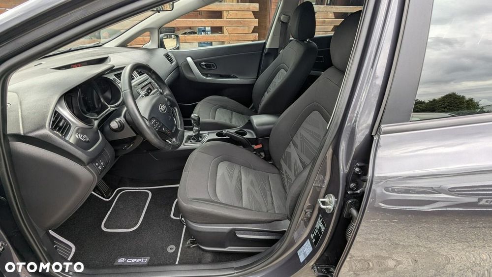 Kia Ceed 1.4 CVVT Attract - 14